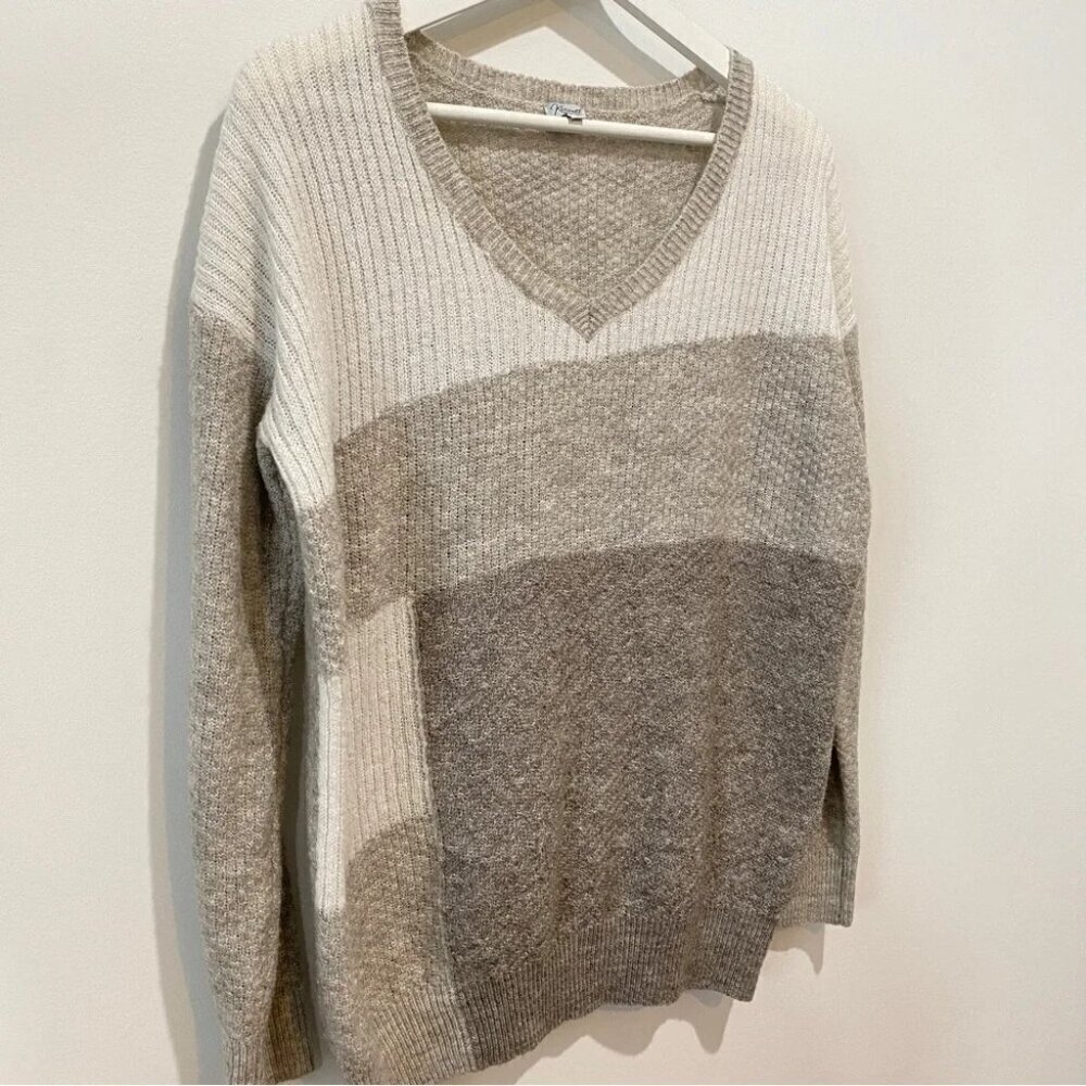Kismet Casual V Neck Pullover Sweater in Neutral Grey Cream Colours - Picture 6 of 16